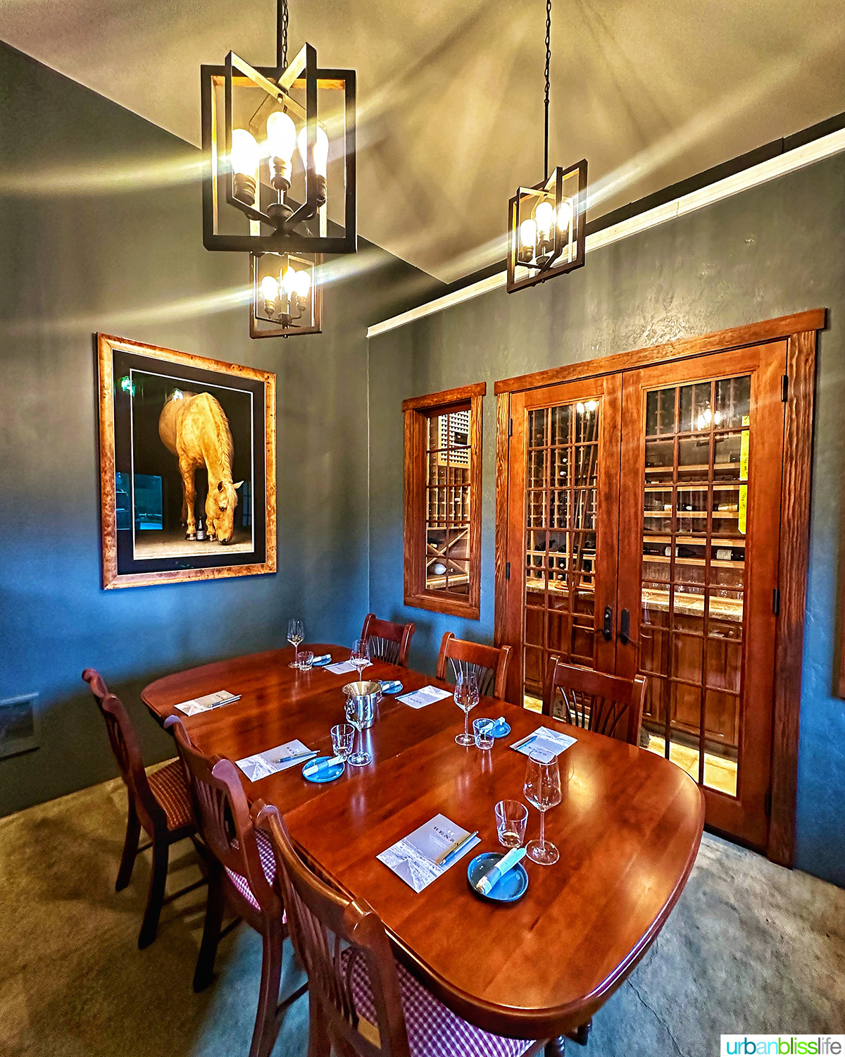 tasting room at benza vineyards