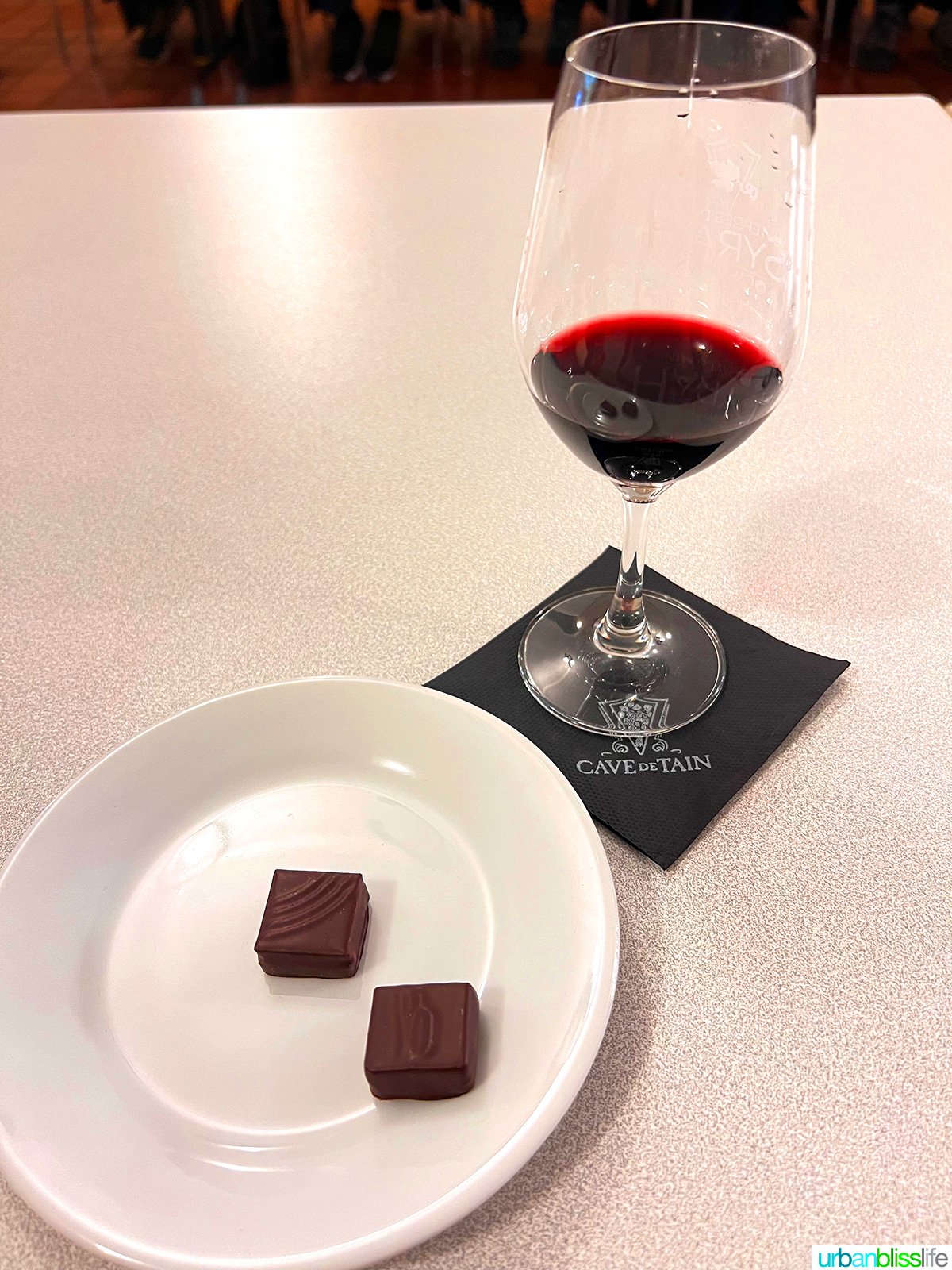 syrah cave de tain with chocolate