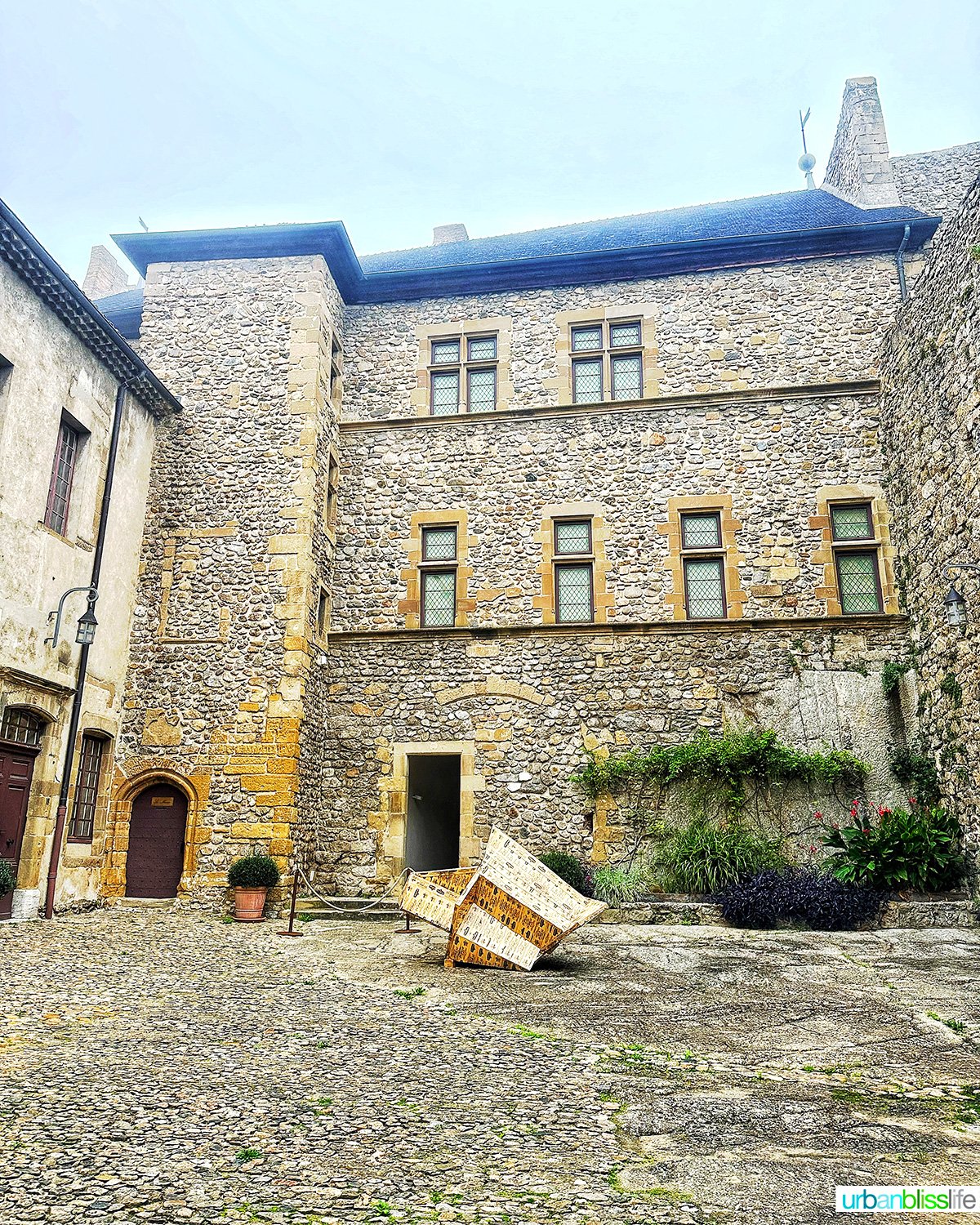 chateau de tournon